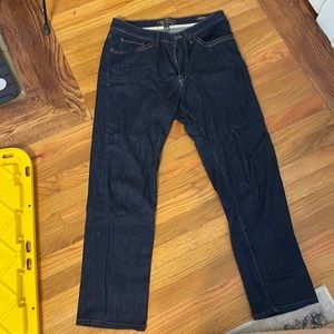 34 heritage charisma Jean
